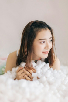 黄杏秀女儿